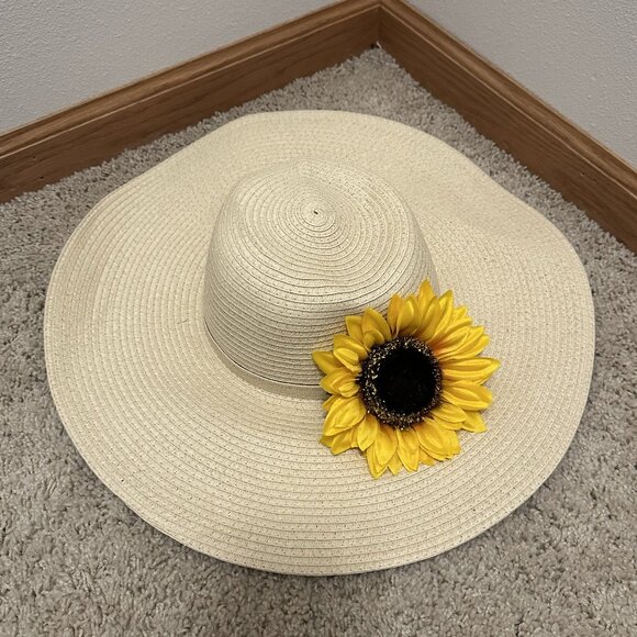 Shade & Shore Paper Straw Floppy Hat with Sunflower Clip On - Picture 1 of 2